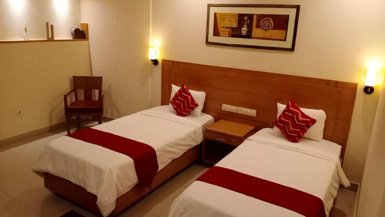 Fabhotel A&M - Nr Lv Prasad Institute, Banjara Hills Haiderabad Buitenkant foto