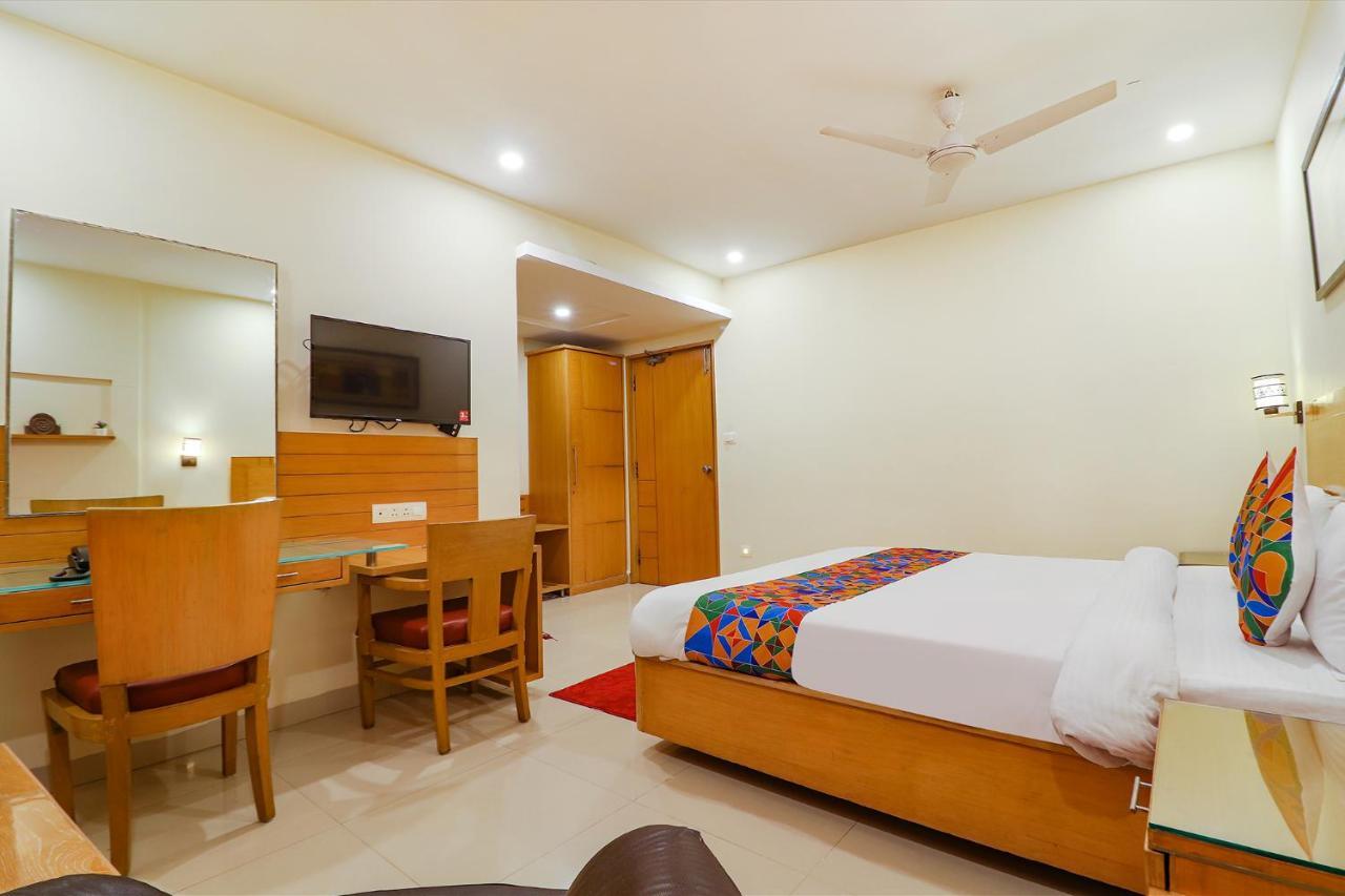 Fabhotel A&M - Nr Lv Prasad Institute, Banjara Hills Haiderabad Buitenkant foto