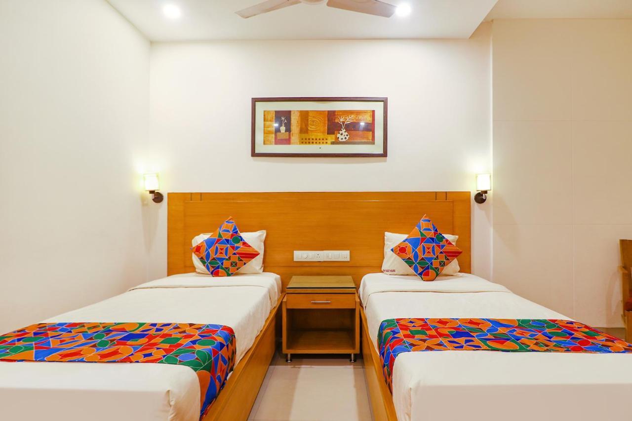 Fabhotel A&M - Nr Lv Prasad Institute, Banjara Hills Haiderabad Buitenkant foto